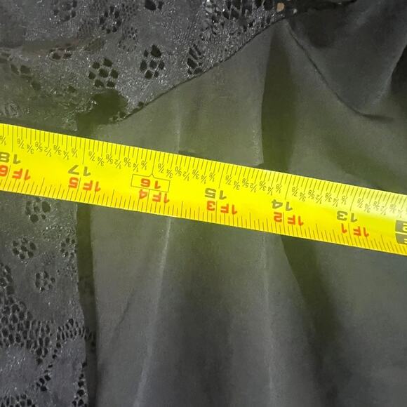 Willow Drive Blouse Womens Size M Black Lace-Sleeve Cold-Shoulder Top NWT - Picture 8 of 8